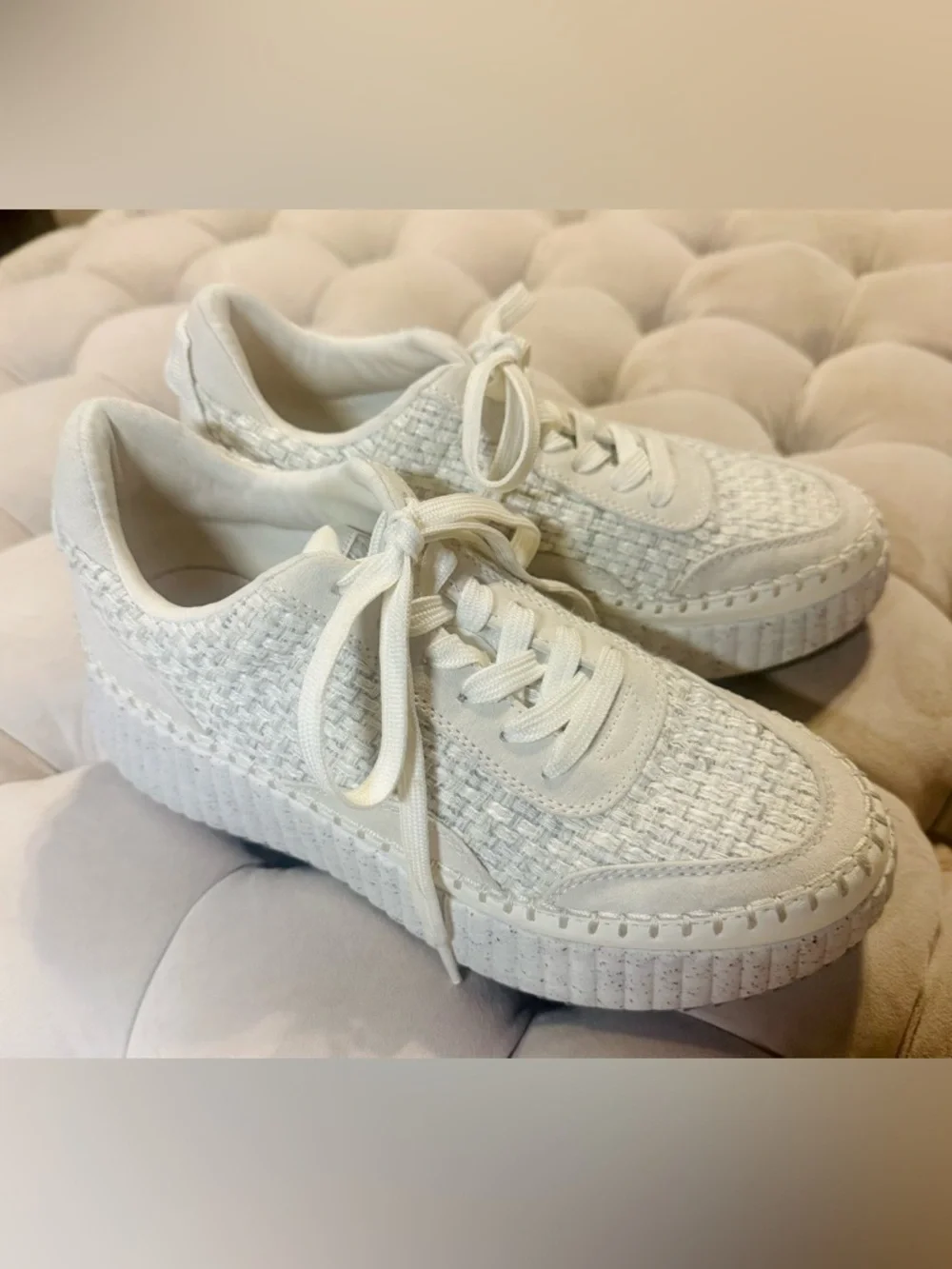 Universal Thread White Woven Platform Sneakers Women’s Size 8
